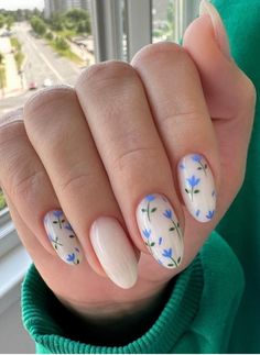 Bridgerton Nail Ideas, Wedding Flower Nails, Cottagecore Nails Short, Wild Flower Nails, Greece Nail Ideas, Floral Summer Nails, Greece Nails, Bridesmaid Nails