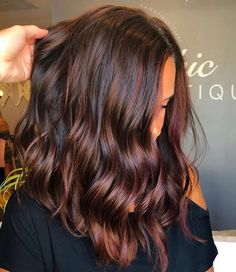 Highlights For Dark Brown Hair, Dark Hair With Highlights, Hair Done, Brown Hair Balayage, Hair Brained, Blonde Brunette, Brown Blonde, Hair Inspiration Color, Dark Brown Hair