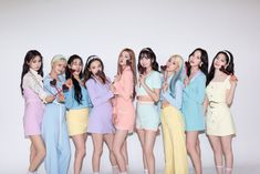 Twice Likey Outfit, Pc Walpaper, Hottest 100, Latest Albums, Halsey