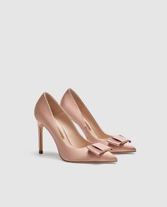 Elegant Shoes Heels, Designer Things, Boss Shoes, Shoes Closet, Glamourous Heels, Classy Heels, Hak Tinggi, Chic High Heels, Fairy Shoes