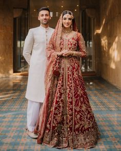 Pakistani Bridesmaids Outfits, Wedding Matching Outfits, Bride Fashion Illustration, Bride Groom Photoshoot, Pakistani Bridal Couture, Couple Wedding Dress