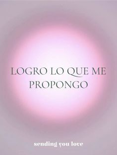 a pink circle with the words logo lo que me proponogo on it in black