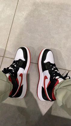 Jordan Shoe Aesthetic, Jordan’s Aesthetic, Aesthetic Jordans Shoes Wallpaper, Nike Shoes Wallpaper, Shoes Wallpaper, Nike Fashion Shoes