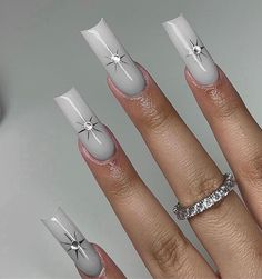 thenailbabeuk on ig Silver White Nails Ideas, Soft White Nail Designs, Milky White Nails Charms, White Nails With Silver Designs, Grey Nails Design, White Nails With Silver, White Nails Silver, Gray Nail Designs, Concert Nails