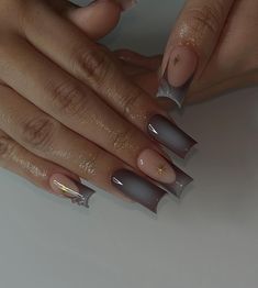 Cute Nails Acrylic Brown, Cute Nails Acrylic Trendy, Short Fall Nail Designs Square, Cute Acrylic Nail Designs Short Fall, Dark Red Square French Tip Nails, Cute Square Fall Nails, Fall Short Acrylic Nails Designs, French Tip Different Color Nails, Winter Square Nails Short