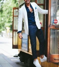 White Blazer Outfit, White Blazer Men, White Plimsolls, Nice Suits, Men Dressing, White Blazer Outfits, Mens Fashion Dressy, Navy Shirt Dress, Preppy Mens Fashion