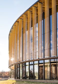 a large building with many windows on the side