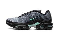 Nike Air Max Plus Black, Sneakers Box, Air Max Plus Tn, Shoes 2022, Athletic Models, Kobe Shoes, Nike Tn, Lifestyle Shoes, Mens Nike Air