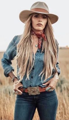 Outfit Vaquera, Cowgirl Photoshoot, Fashion Fails, Western Outfit, Outfits For Men, Rodeo Outfits, Western Tops