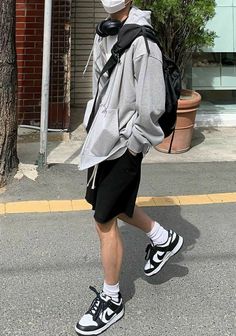 Korean Outfits Men, Men Outfits Aesthetic, Boy Outfits Aesthetic, Korean Street Fashion Men, Asian Streetwear, Aesthetic Outfits Men