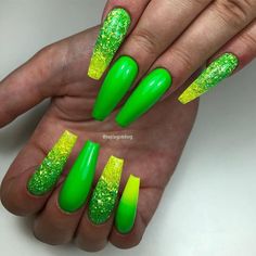 Angelina Rossi on Instagram: “Neon green from the summer collection 😍💚 with neon yellow and glittermixes✨👌🏼 All from #lillynails” Nail Art Halloween, Neon Nail Designs, Neon Green Nails, Green Nail Designs, Ombre Nail Designs, Super Nails, Shellac Nails, Pretty Nail Art, Short Nail Designs