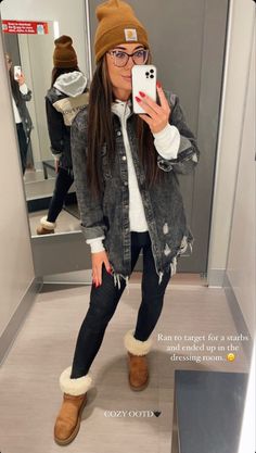 Winter Lights Outfits, Ugh Boots Outfit Fall, Winter Outfit Date Night, Date Night Outfit Cold Weather, Outfits For Rainy Weather, Outfits For Snowy Weather, Mid Size Fall Fashion, Winter Bar Outfits, Bar Date Outfit