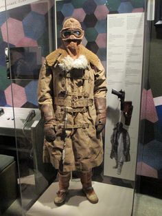 WW1 Canadian War Museum Ottawa Ontario pilot gear Ww1 Soldiers, Herren Style, Chronological Order, Armor Concept, Military Uniform, Dieselpunk, Military History, Ottawa