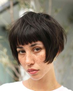 Low Maintenance Short Haircut, Pixie Bob Hairstyles, Short Bobs With Bangs, Short Choppy Haircuts, Choppy Haircuts, Pixie Bob Haircut, Natural Wavy Hair, Short Bob Haircuts