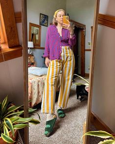 Caitlin B. ☻ | A roundup of looks for when your summer days get just a little bit chilly 🥰 (lots of these have a Coastal Grandmother or Old Money… | Instagram Old Money Instagram, Retro Vintage Outfits, Eclectic Outfits, Clown Clothes, Colorful Wardrobe, Color Outfits, Coastal Grandmother, Professional Wear, Little Outfits