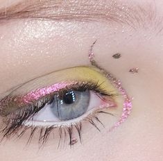 #aesthetic #makeup #creative #duochrome Makeup Creative, Makeup Looks, Make Up Looks