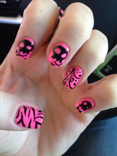 Hot Pink Rocking Chic Gel Polish Nail Art Pink Emo Nails, Emo Nails Ideas, Scene Kid Nails, Fun Short Nails, Hot Pink And Black Nails, Scene Nails, Gel Polish Nail Art