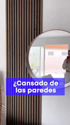 a man taking a selfie in front of a mirror with the caption'canasto de las paredes '