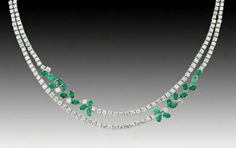 Cartier Diamond Necklace, Emerald Jewelry Necklace, Real Diamond Necklace, Diamond Bracelet Design, Diamond Jewelry Set, Art Jewelry Design, Diamond Necklace Designs, Wedding Jewellery Collection, Diamond Necklace Set