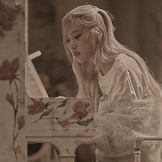 Rose Vintage Icon, Rose Senada, Ullzang Gril, Victorian Era Aesthetic, Galau Quotes, Quotes Rp, Rosé Blackpink Icons, Look Rose, Vintage Text