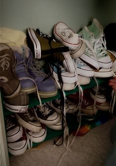 Converse Shoe Collection, Charlie Spring Clothes, Converse Collection Aesthetic, Charlie Spring Outfits Heartstopper, Charlie Spring Aesthetic Clothes, Charlie Spring Outfits, Shoes Collection Aesthetic, Heart Stopper Aesthetic, Old Converse Aesthetic