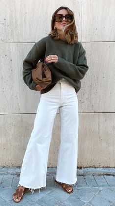 Looks Jeans, White Jeans Outfit, Paris Mode, Summer Denim, Mode Casual, Mode Inspo, 가을 패션, Street Chic