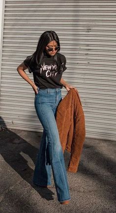 Flare Jean Outfit, Bootcut Jeans Outfit, Flare Jeans Outfit, Jeans Outfit Spring, Spring Jeans, Look Boho Chic, Look Jean, Types Of Jeans, Outfit Jeans