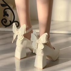 Lolita Outfit, Dr Shoes, Lolita Outfits, Fashion Shoes Heels, Cute Shoes Heels, Kawaii Shoes, Stunning Shoes, Glitter Heels, Cosplay Shoes