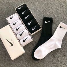 Nike Blazer Outfit, Aesthetic Socks, Socks Aesthetic, Dr Shoes, Cute Nike Outfits, Nike Socks, Cute Nikes, Cute Socks, Swag Shoes