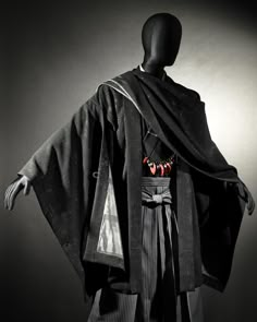 Loose Fantasy Clothing Male, Flowy Fantasy Clothing Male, Cultist Clothes, Samurai Outfit Male, Samurai Inspired Fashion, Modern Samurai Fashion, Wanderer Clothes, Male Character Design References, Costume Halloween Homme