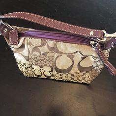 Small Coach Purse With Plum Strap And Lining. Never Used, Great Condition. Handbag Essentials, Id Wallet, Bags Coach, Pink Purse, Pretty Clothes, Pink Adidas, Mini Shoulder Bag, Coach Purse, Mini Purse