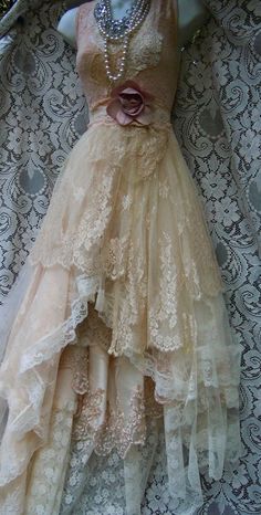 Cream wedding dress beige champagne tulle fairytale vintage bride outdoor romantic small by vintage opulence on Etsy Cream Wedding Dresses, Vintage Opulence, Estilo Hippie, Sleeveless Dresses, Vintage Gowns, Beauty Dress, Dress Cocktail, Vintage Bride, Wedding Dresses Vintage