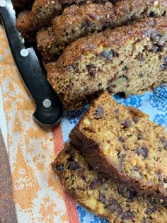 Slices of homemade Date Nut Bread. Date Recipes Desserts, My Country Table, Date Bread, Date Nut Bread, Nut Loaf, Nut Bread Recipe, Tea Bread, Walnut Bread, Country Table