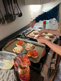 Flash Photos Aesthetic Friends, Bake Night Aesthetic, Baking Date Night Aesthetic, Cute Dates For Friends, Cooking Challenge With Friends, Baking Together Aesthetic Couple, Food To Cook With Friends, 2024 Life Goals, Going Out To Dinner Aesthetic