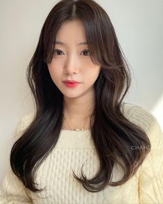 CHAHONG LONG HAIR STYLE Cool Hairstyles For School, V Shape Hair, Hair Color Idea, Modern Ideas, Trendy Hair Color, Trendy Hair, Summer Hair Color, Summer Hair