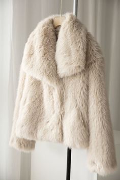 F00153686-103 Cropped Fluffy Jacket, Short Sleeve Coat, Cropped Faux Fur Coat, Fuzzy Coat, Womens Faux Fur Coat, Fluffy Jacket, Heavy Jacket, Coat Women