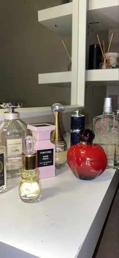 Expensive Perfume, Body Products, Body Mist, Fragrances Perfume, Room Ideas