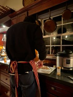 Men Eating Aesthetic, Cooking Bf Aesthetic, Cooking Men Aesthetic, Brown Boyfriend Aesthetic, Cooking Aesthetic Man, Home Cook Aesthetic, Man Cooking Aesthetic Faceless, Chef Boyfriend Aesthetic, Family Man Aesthetic