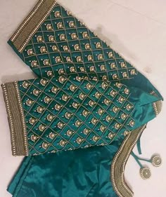 Blouse Hand Designs Simple, Aari Work Blouse Wedding Hand Embroidery, Aari Work Hand Design, Green Blouse Aari Work Designs, Wedding Blouse Designs Bridal Collection, Handwork Blouse Design, Blouse Sleeve Design, Green Blouse Designs