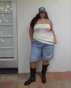 Rolling Loud Outfits, Plus Size Festival Outfit, Plus Size Aesthetic Outfits, Shorts Crochet, Camo Hat, Clubbing Outfits, Music Festival Outfits, Baggy Shorts