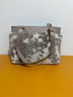 Business woman bag - Sheepskin Handbag-Real sheepskin Fur Handbag-Fur Handbag-Fashion Bag-Christmas day gif- spotted bag %100 Genuine sheepskin  Made from a beautiful soft shearling and leather, this bag is perfect for everyday use. Great as an evening bag, but also a perfect size for everyday essentials - fits a water bottle, wallet, phone and keys plus quite a few more extras.   Can be used as a shoulder bag as seen in these images - or as a cross body purse    Warm,soft,cozy and  bag! Very go Fur Handbag, Fur Handbags, Woman Bag, Cross Body Purse, Christmas Bags, Everyday Essentials, Fashion Handbags, Business Women, Purses Crossbody