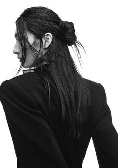 Androgynous Long Hair, Asian Long Hair, Man Magazine, Long Dark Hair, Male Magazine, Long Black Hair, Long Hair Styles Men, Hair Art