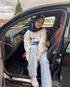 Blue Hijab Outfit, Hijab Outfit Aesthetic, Blue Hijab, Hijabi Fits, Hijab Look, Streetstyle Outfit, Hijabi Fashion Casual, Modest Fits, Hijabi Aesthetic