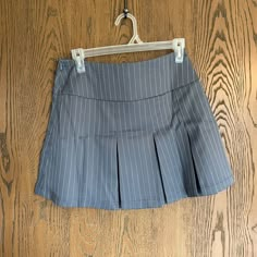 High Waisted Pinstriped Fold Pleated Skirt, Size M, Never Worn. Smoke Free Home. Casual Striped Pleated Bottoms, Casual Striped Pleated Skirt, Summer Gray Pleated Skirt, Casual Striped Lined Skirt, Spring Striped Skort With Lined Skirt, Fitted Striped Skort With Pleated Skirt, Fitted Gray Pleated Skirt, Fitted Striped Skort With Lined Skirt, Pleated Grey Skirt