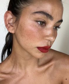 Christina Nadin, Red Lips Makeup Look, Red Lipstick Makeup, Make Up Inspiration, Red Lip Makeup, Clean Makeup, Day Makeup, Red Lip, Lipstick Makeup