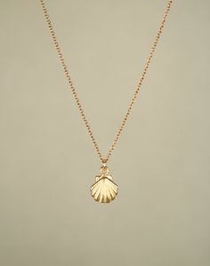 Tiny Gold Necklace, Tiny Necklace, Cute Necklace, Girly Jewelry, Shell Necklaces, Dream Jewelry, Dainty Jewelry