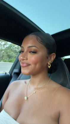 Boujee Lifestyle Aesthetic, Feminine Selfie, Dimples Aesthetic, Boujee Lifestyle, Makeup Hoco, Pink Eyeshadow Look, Lifestyle Aesthetic, Cute Makeup Looks, Aesthetic People