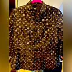 Nwot Authentic Lv , Never Worn Bougth It In Europe, I Have So Much Clothes In My Closet, Said Size Large But Can Fit Small-Large Louis Vuitton Top, Louie Vuitton, Louis Vuitton Brown, Silk Blouse, Brown Gold, Top Blouse, Louis Vuitton, Womens Tops, Silk