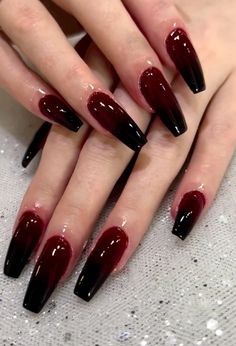 #nails #nailart #alongamentodeunhas #halloween #degrade Ombre Dark Red Nails, Ombre Red And Black Nails, Red And Black Ombré Nails, Red And Black Ombre Nails Coffin, Dark Red Black Nails, Black To Red Ombre Nails, Dark Red Ombre Nails, Red Black Ombre Nails, Simple Grunge Nails