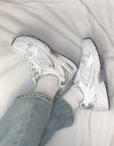 Shoes Inspiration, Fashion Styles, Air Max Sneakers, White Sneaker, Stranger Things, New Balance, Nike Air Max